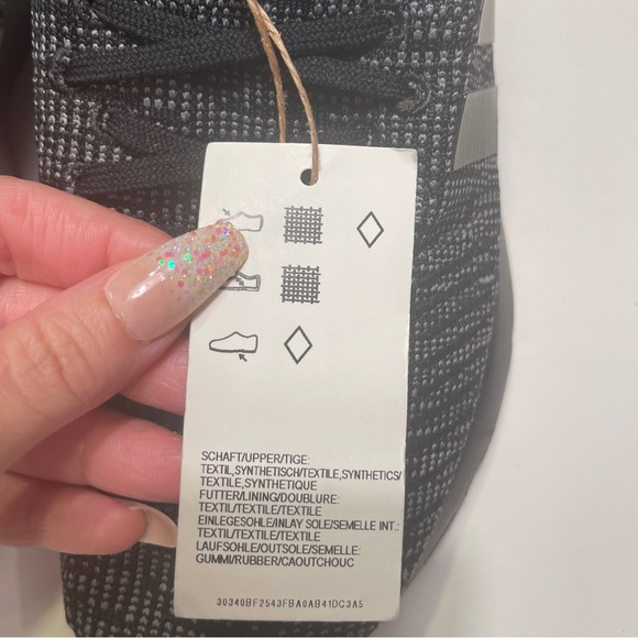 NWT ❤️🔥 JUST IN ❤️🔥Juniors ADIDAS SWIFT RUN 22 SHOES Size 7 - Picture 11 of 11